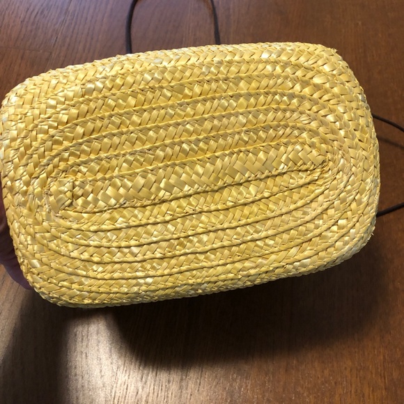 Wheat Straw Striped Summer Bucket Bag with Leather Straps - Picture 7 of 16